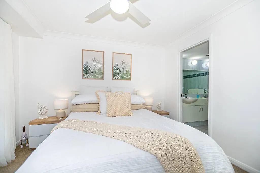 Broadbeach Victoria Square Gold Coast 0*,  Avustralya
